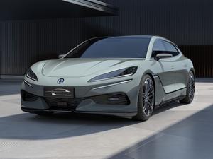 เดนซ่า ซี9จีที 2024 630 เอดับเบิลยูดี แม็กซ์: 630 กิโลเมตร (CLTC), 966 แรงม้า ไตรมอเตอร์, 0-100 กม./ชม. ภายใน 3.4 วินาที, ยี่ซานฟาง เทค, รถแกรนทัวริสโมไฟฟ้าระดับพรีเมียม - Product Image 2