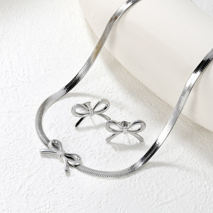 ชุดต่างหูและสร้อยคอรูปโบว์สแตนเลสสำหรับผู้หญิง ของขวัญเครื่องประดับแฟชั่น - Product Image 4