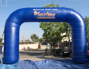 Arche gonflable géante personnalisée en U avec sommet carré et arche arrondie pour la décoration d'entrée de course/événement, défilé, affichage promotionnel - Product Image 2