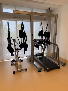 Robot eksoskeleton suspensi rehabilitasi penurunan berat badan yang dipersonalisasi untuk latihan Gait orang disabilitas dan dinonaktifkan - Product Image 4