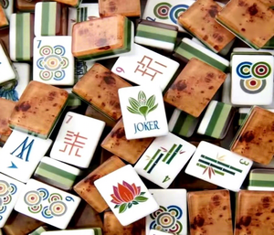 Modern Luxury - Juego de Mahjong Americano de 160 Piezas, con Diseño de Grano de Madera Impreso en Acrílico de 4 Capas, Grabado con Láser, Duradero, Oh My Mahjong - Product Image 1