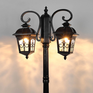 Farola de Jardín de Hierro para Exteriores con Pantalla de Vidrio LED, Luz Blanca Cálida de 2700K, IP66, Bombilla A19 No Desmontable, AC 220V, Sensor de Movimiento, Energía Solar - Product Image 3