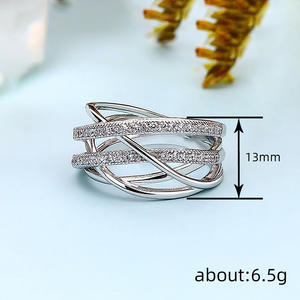 Anello da Donna in Oro Bianco con Diamante Taglio Brillante Rotondo Colore G Naturale, Fascia di Fidanzamento di Lusso - Product Image 4