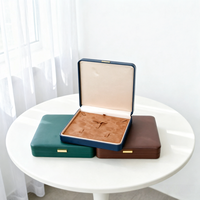 Boîte de rangement pour bijoux en cuir PU de luxe, doublure en velours doux, garde les bagues, colliers et boucles d'oreilles bien organisés et protégés pour une utilisation quotidienne