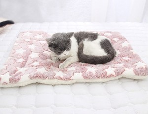 Tikar hewan peliharaan flanel tebal, cetak hewan lucu musim dingin selimut tempat tidur untuk anak anjing lembut bantal Sofa rumah penutup tidur tetap hangat - Product Image 4