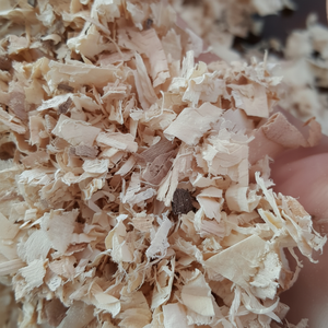 Rasoir en bois naturel pour literie de volaille, rasage en bois pour la literie des chevaux - Product Image 1