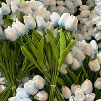 Décoration d'intérieur pas chère, fausses tulipes bleues en PU, fleurs artificielles au toucher réel, fleurs de tulipes artificielles blanches pour la décoration de mariage