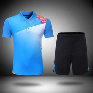 Hot Selling <span class=keywords><strong>2</strong></span>-teiliges Polos hirt und kurzes Tennis tragen schnell trocknende Polyester-Tennis bekleidung für Männer und Frauen - Product Image 1