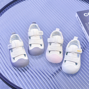 2025 nouvelles sandales d'été pour filles et chaussures de sport pour garçons chaussures de plage à semelle intérieure en PU respirantes légères avec cadre souple - Product Image 4