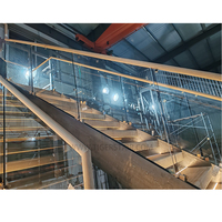 Marches d'escalier à double poutre latérale sur mesure, en verre feuilleté de sécurité, balustrade au design durable