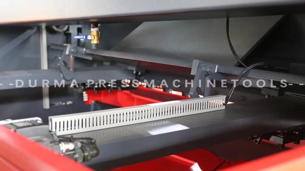 DELEM DAC360T Controller QC11K 10*3200mm taglio taglio lamiera idraulica Cnc macchina per la vendita