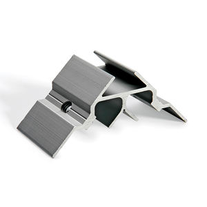 Staffa di Rinforzo Triangolare Moderna in Lega di Alluminio con Funzione Impermeabile per Giunti Angolari di Telai di Porte e Finestre - Product Image 1