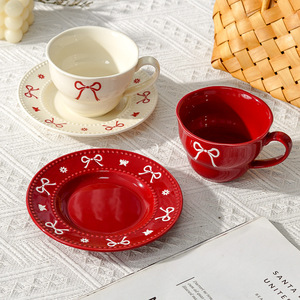 Ensemble tasse et soucoupe en céramique sous glaçure rouge avec nœud, style européen, pour le thé de l'après-midi, cadeau élégant pour mariage et femmes - Product Image 1