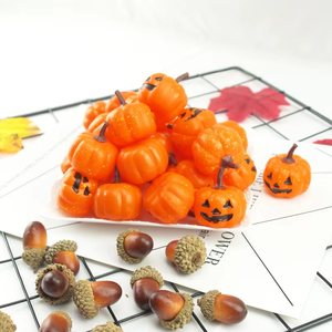 12 pièces de décorations artificielles en forme de citrouille, légumes d'automne simulés, décorations oranges, sculptures de citrouilles miniatures pour la remise des diplômes, Thanksgiving et Noël - Product Image 3