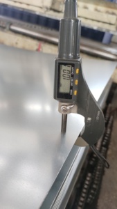 Tôle de toiture métallique 4x8 DX54D 80g en acier galvanisé – <span class=keywords><strong>Prix</strong></span> <span class=keywords><strong>au</strong></span> kg - Product Image 6