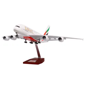 2024 modelo de avião de brinquedo de alta qualidade fundido Air Air Avion Pêssego aviação Emirados Árabes Unidos A380 modelo de avião de liga leve 46 cm para conjuntos de presentes