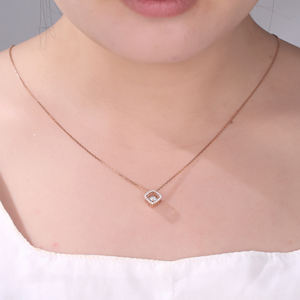 Colgante Cristiano Geométrico Hecho a Mano en Oro Sólido de 18K con Diamante Natural de Corte Brillante y Baño de Rodio, Regalo Clásico Romántico - Product Image 2