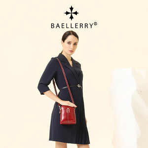 กระเป๋าใส่โทรศัพท์สำหรับผู้หญิง Baellerry ขนาด 7 นิ้ว ทรงสี่เหลี่ยมแนวตั้ง ซิปปิด ป้องกันการโจรกรรม สีดำ - Product Image 3