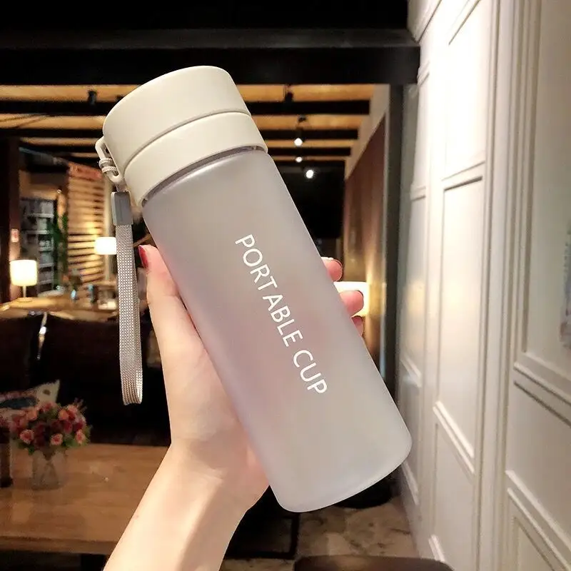 Factory Wholesale 600ml 800ml Transparent Durable PC Plastic Water Bottle with Lid with Rope