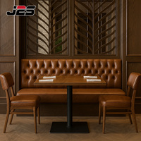 Banquette de restaurant vintage américaine en cuir avec dossier haut et design capitonné pour bistro, bar, café