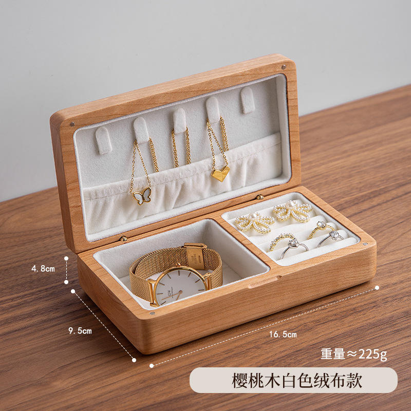 ไม้เชอร์รี่-ผ้ากำมะหยี่สีขาว