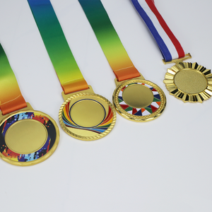 Medaglia Personalizzata Placcata Oro Nera con Nastro Rosso e <span class=keywords><strong>Bianco</strong></span> a Tema Sportivo per Promozione, Vendita Diretta dalla Fabbrica all'Ingrosso - Product Image 3