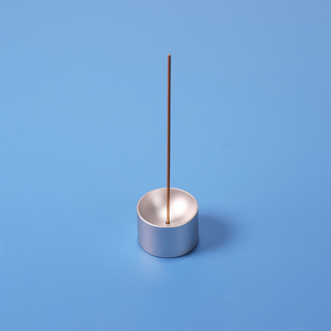 BECORA Bruciatore di incenso rotondo in lega di alluminio, raccogli cenere, resistente, per yoga e meditazione, supporto per incenso, argento opaco - Product Image 5