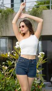Camiseta sin Mangas Corta de Algodón a la Moda para Mujer, Material Suave y Elástico para Uso Diario, Viajes de Verano y Atuendos Casuales - Product Image 2