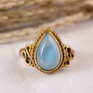 Anillo Ajustable Boho Hecho a Mano en Latón Chapado en Oro de 14K con Gema de Calcedonia Aqua, Ideal para Regalo de Boda o Compromiso - Product Image 2