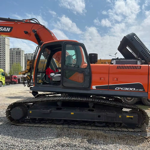 Excavadora Usada Original Coreana Doosan DX300 de 30 Toneladas, Buen Motor y Bomba Hidráulica, Pocas Horas de Trabajo, Inspección en Video Disponible, En Venta - Product Image 1