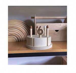 Jouets en bois créatifs et naturels pour enfants et tout-petits : gâteau de jeu d'imitation coloré pour cadeaux d'anniversaire et jeux de fête - Product Image 1