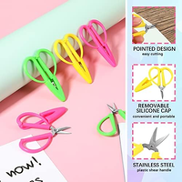 Mini ciseaux de sécurité pour enfants avec poignée en silicone, lame en acier inoxydable avec capuchon, pour l'école, l'artisanat, le bricolage, ciseaux portables pour enfants