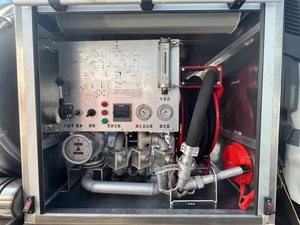 Camion de ravitaillement <span class=keywords><strong>d</strong></span>'avions en alliage <span class=keywords><strong>d</strong></span>'aluminium 4x2 de 5000 litres, petit modèle, <span class=keywords><strong>prix</strong></span> usine, pour hélicoptères et avions - Product Image 5