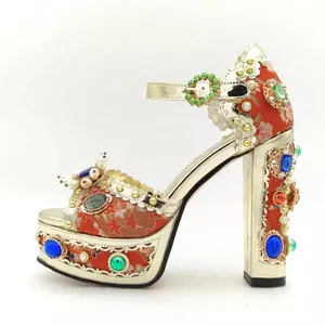 Xinzirain moda tasarım bayanlar ayakkabı Peep Toe ayak bileği kayışı kristal 13cm kadın platformu tıknaz sandalet