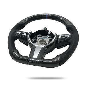Volante BMW de fibra de carbono BM008 de 3 radios negro para modelos M5 serie F - Product Image 1