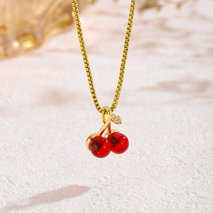 Collier en acier inoxydable plaqué or 18 carats avec pendentif zircon cerise rouge tendance 2025 – Bijou fruit mignon pour fiançailles et anniversaire - Product Image 2