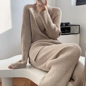Ensembles tricotés personnalisés OEM pour femmes – Tenues décontractées deux pièces automne-hiver : pull et pantalon, survêtement uni, ensemble de pulls pour femme - Product Image 3
