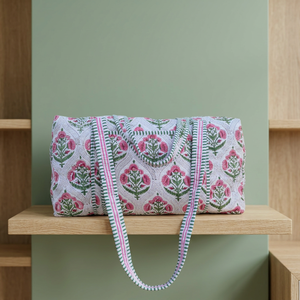 Bolsa de Viaje de Gran Capacidad, Elegante y Lujosa, Hecha a Mano con Algodón, Acolchada a Máquina, con Estampado de Bloques, Moderna, para Fin de Semana, Gimnasio y Viajes - Product Image 1