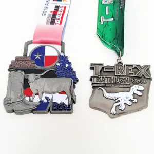 Produsen grosir desain logam emas 3D penghargaan maraton berlari medali olahraga tantangan khusus t-rex medali Triathlon