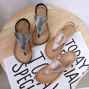 Ultimo Modello di <span class=keywords><strong>Sandali</strong></span> Piatti da <span class=keywords><strong>Donna</strong></span> con Cinturino Elastico Posteriore e Decorazioni in Diamanti - Product Image 2