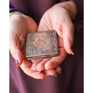 Miroir vintage gravé à la main Mirellas, ensembles d'accessoires de maquillage, accessoire essentiel - Product Image 3