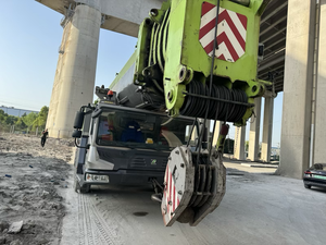 Grúa sobre Camión ZOOMLION Usada de 400 Toneladas, Capacidad de Elevación de 400 Toneladas, Motor y Caja de Cambios Originales, Componentes Principales - Product Image 4