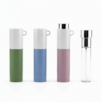 Nouvel atomiseur de parfum portable rechargeable en plastique avec coque torsadée, flacon intérieur en verre de 8 ml ou 10 ml, pour voyage, avec porte-clés