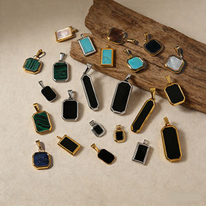 Кулон из 18-каратного золота и нержавеющей стали с натуральными камнями — бирюза, ракушка, черный оникс |   Водонепроницаемый и гипоаллергенный - Product Image 5