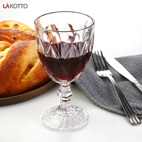Verre à pied haut de gamme, design de calice décoratif pour bière, spiritueux, vin, eau et boissons, fête et événement