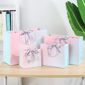 ढाल पाउडर कागज उपहार बैग के साथ रिबन वर्तमान डिजाइन उपहार पेपर बैग नए साल जन्मदिन की पार्टी दुकान कैंडी केक पैकिंग बैग