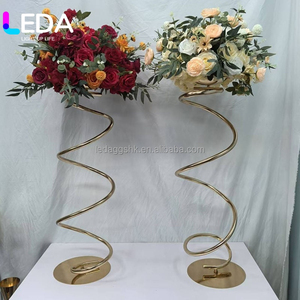Support à fleurs en métal doré en spirale de 100 cm de haut LEDA, centre de table pour décoration de mariage - Product Image 2
