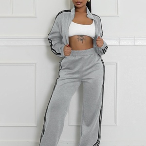 Ensemble deux pièces décontracté pour femme grande taille, automne, sport, haut à fermeture éclair rayé uni et pantalon de survêtement en tricot, longueur courte - Product Image 6