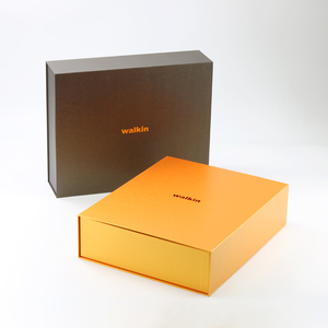 Scatola di carta regalo rigida magnetica di lusso per bottiglie di vino o Whisky e bicchieri con inserto in schiuma - Product Image 6