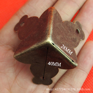 Corner Protectors <b>28mm</b> Zinc Alloy Three Sided Right Angle For Wooden Boxes Large Size Durable Rustic Style - Product Image 2